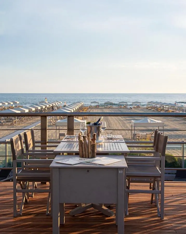Spazio D'Arte Relais Pietrasanta 0*,