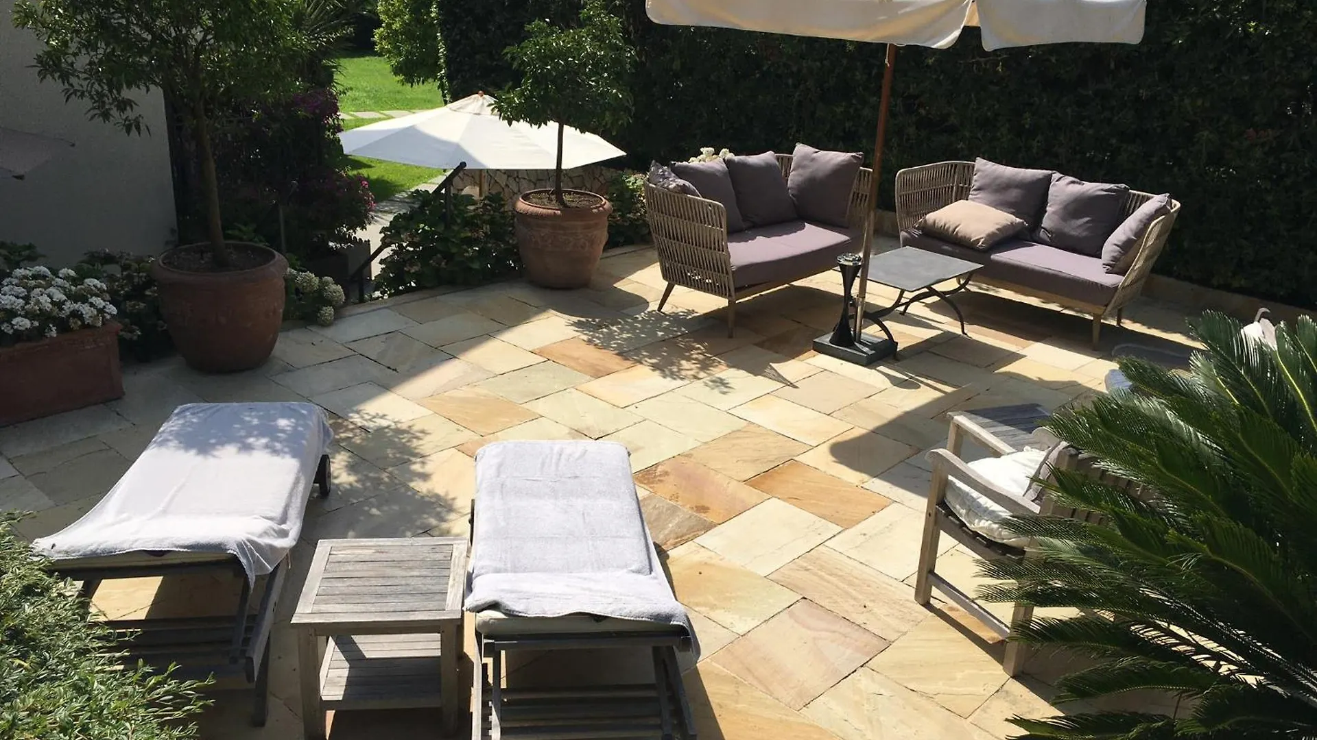 Spazio D'Arte Relais Pietrasanta Italy